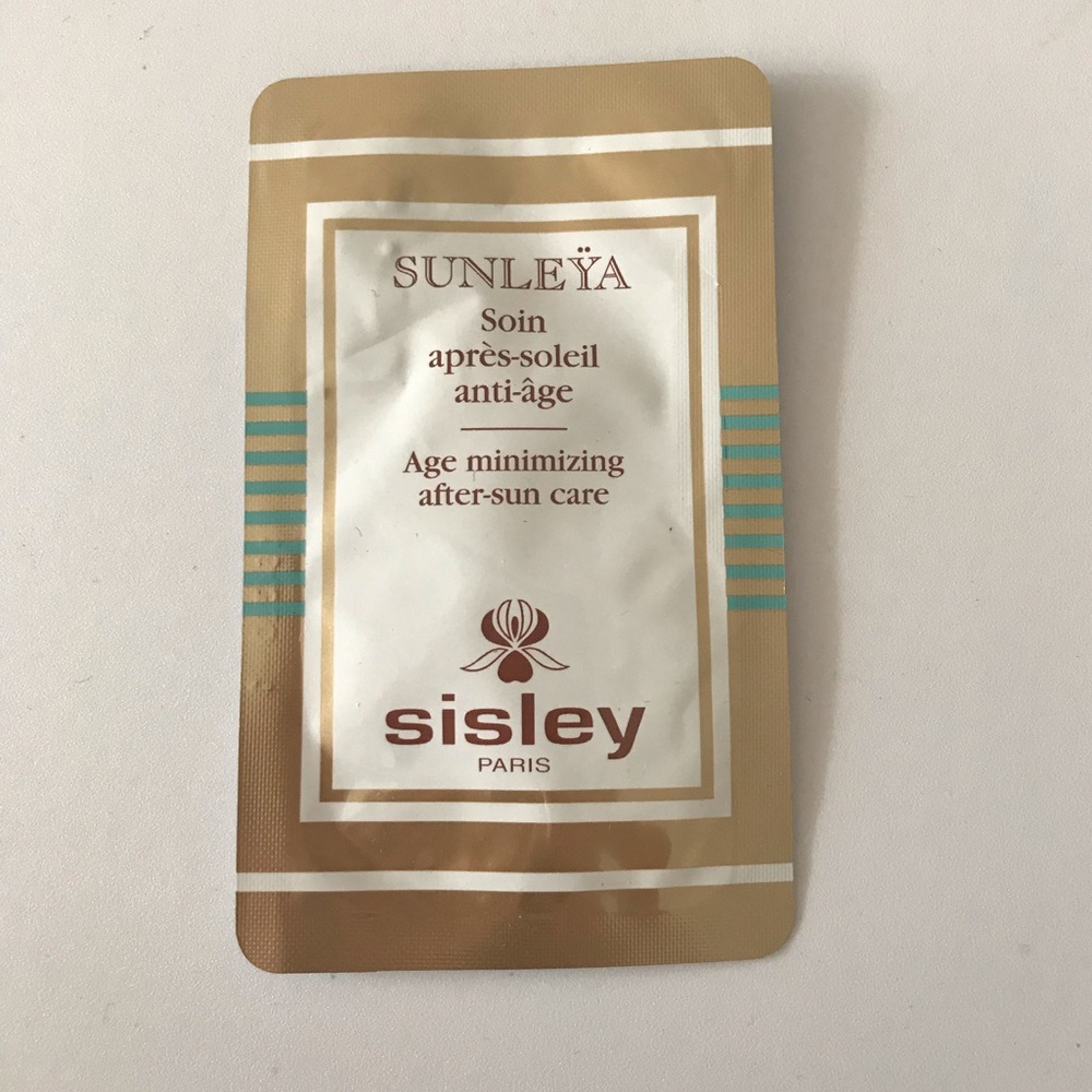 Sisley Paris age minimizing after suncare